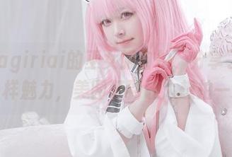 看Asagiriai的巫女服自拍，分享了她的不一样魅力，美图好到让人想拍一拍。
