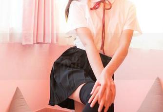 Feilin嗲囡囡 – 看芷儿Momoko的校园全套，心中竟说不出几分道不明的惬意。
