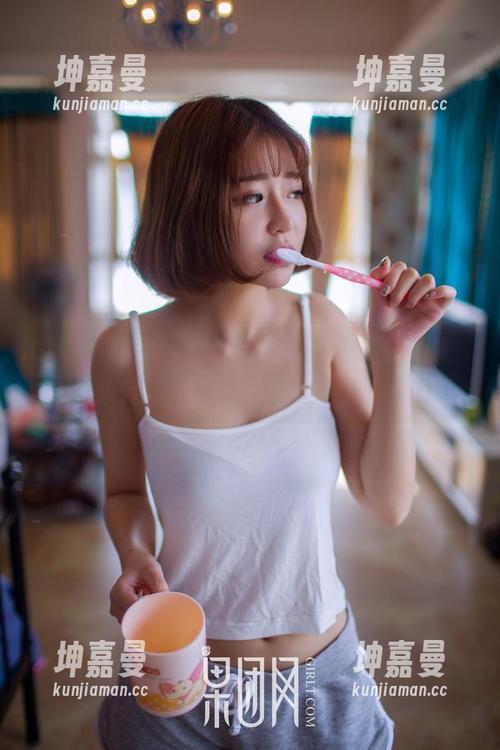 GIRLT果团网-王语纯 GIRLT果团网 - 在线注视王语纯的瑜伽,想想自己是不是也该盘腿坐下了…