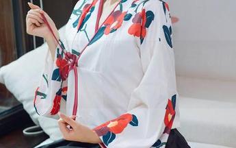 HuaYang花漾 – 绮里嘉ula与她的写真，满满都是未说出的秘密