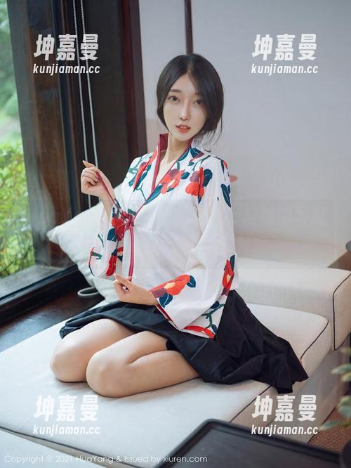 HuaYang花漾-绮里嘉ula HuaYang花漾 - 绮里嘉ula与她的写真,满满都是未说出的秘密