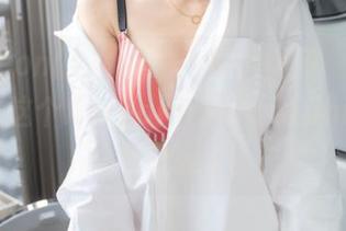 Hyoyeon(김효연)的一步步揭开，不说原图，光这个KoreanRealgraphic就够让我驻足了。