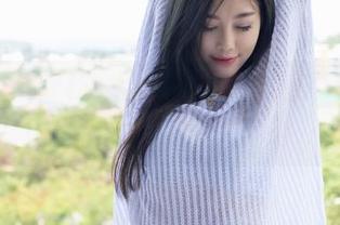 IMiss爱蜜社 – 看，黄歆苑的定制泳衣，图片里的曲线真是个迷…