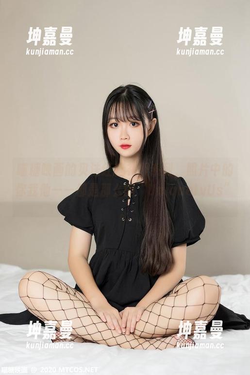 喵糖映画的贝法红蓝礼服系列，照片中的你我他——都是那么的“UniquelyUs”。