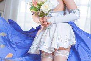 观看Momoko葵葵的套装，顺便想想：我辣么多衣服都去哪儿了？