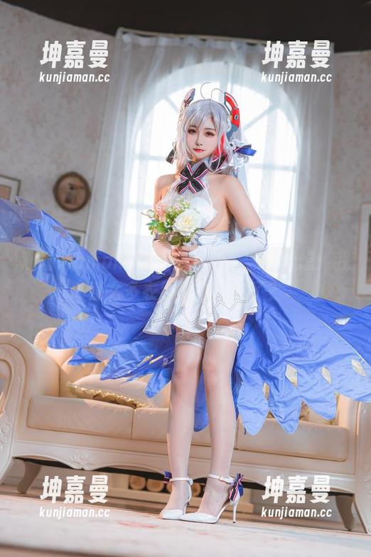 观看Momoko葵葵的套装，顺便想想：我辣么多衣服都去哪儿了？