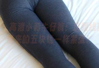 ROSI – 高清小莉牛仔裤：这腰线就像我借来的五块钱一样紧张！