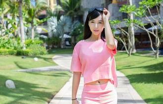 TuiGirl推女郎 – 最新图册：天台上，赵惟依的轻松与自然，算不算是另一种雅致？