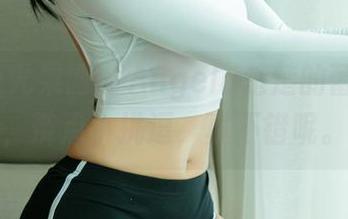 UGirls尤果网 – Angela楚楚的蕾丝图包，带点小挑逗，真不错呢。