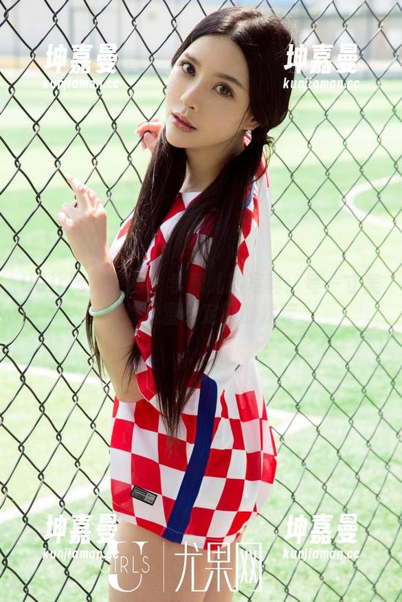 UGirls尤果网 - 李颜儿的写真：每一寸美腿都是量身定制的找茬