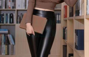 Xiuren秀人网 – sophie余冰私房，女仆图包的迷惑撒娇模式！