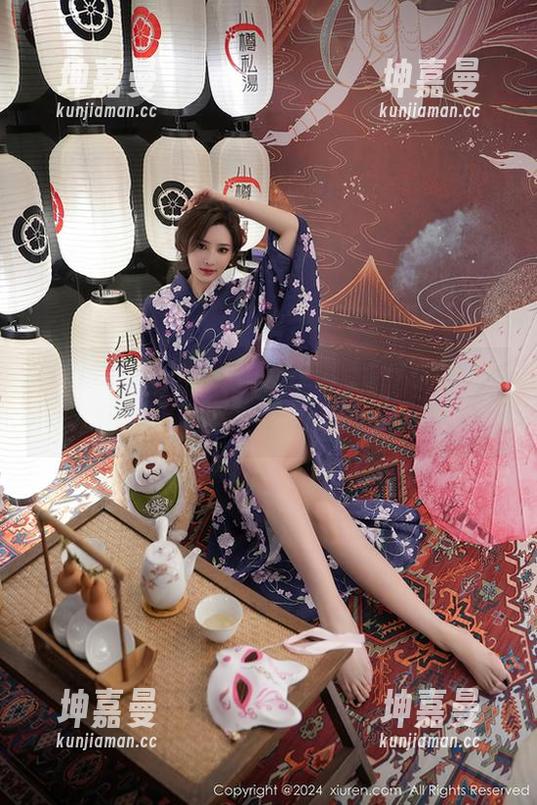Xiuren秀人网 - 周jojobaby教室冒险：私拍原图里，有没有化学反应？