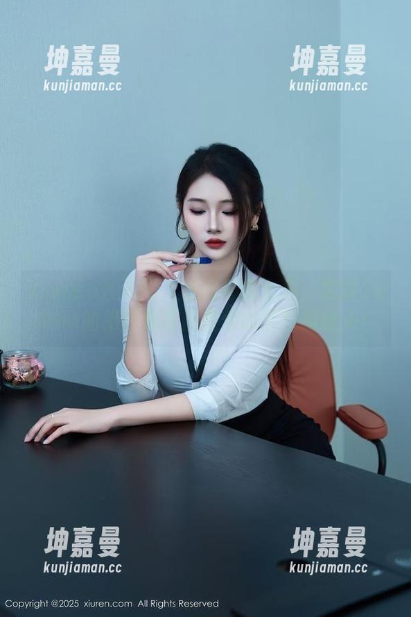 Xiuren秀人网 - 圣诞爬墙合集：娜露Selena的绝妙角度拯救你的假期摄像头！