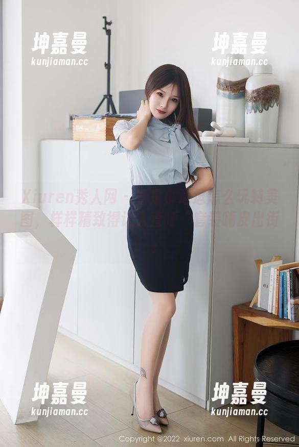Xiuren秀人网 - 看是小逗逗怎么玩转美图，样样精致得让人直呼“套装嗨皮出街”。
