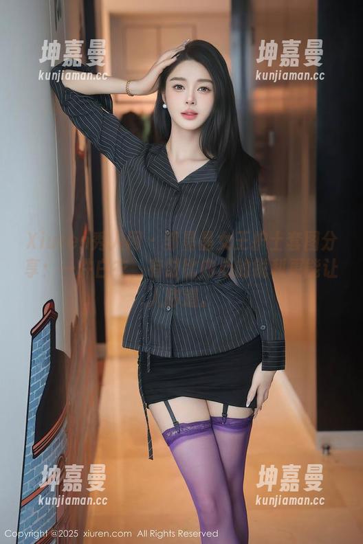 Xiuren秀人网 - 邹晶晶女王护士套图分享：一件白衣，有时比内心的锐利更能让人称道。