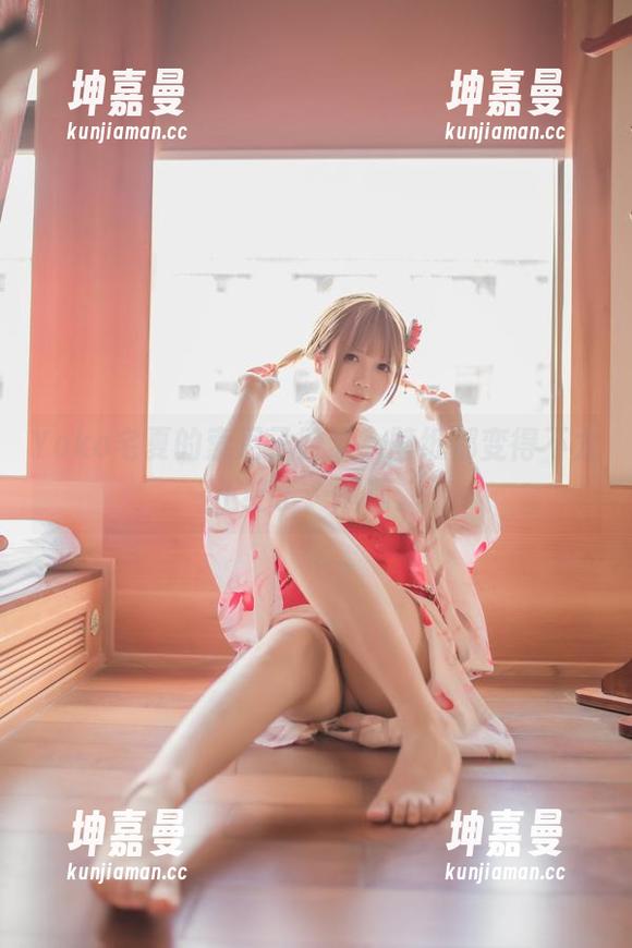 Yoko宅夏的索尼子胶带，壁纸都变得不太正经了…嘿嘿。