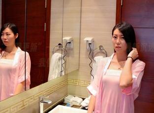 pans – “美图更新”——小彤的红裙是我的最新沉迷，救命，我快去找我的钱包了。