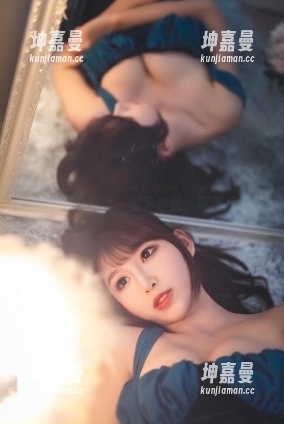 w黑米粥w写真，足下生风，再不想穿鞋。