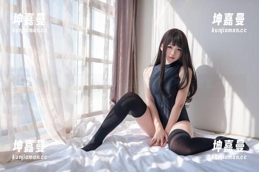 黑丝JK，看yoko夏宅在线合集里的不羁与诱惑。
