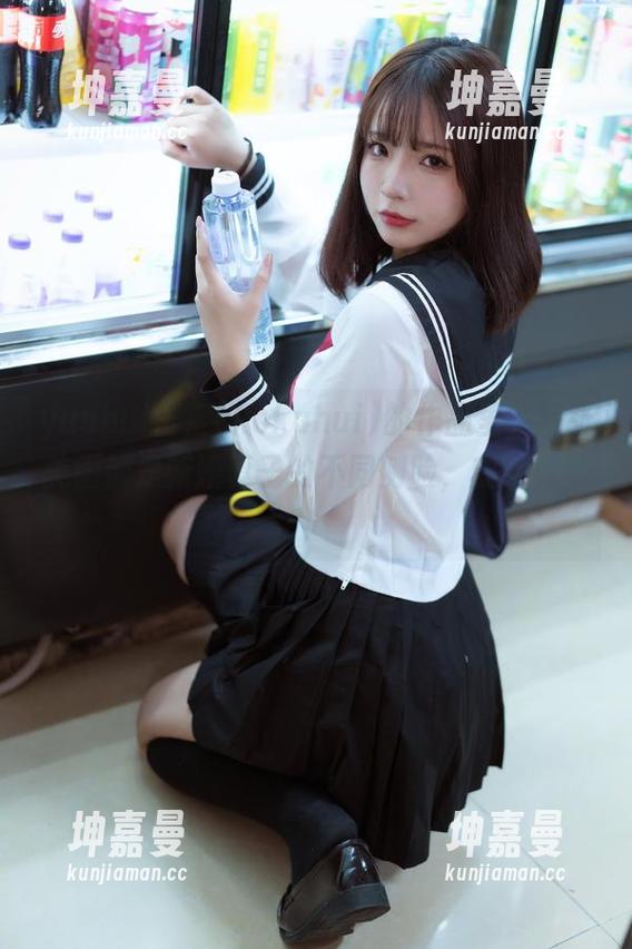 yuuhui玉汇(kokuhui)的作品里，每张美图都是新婚妻子的不同侧脸，变化真多！