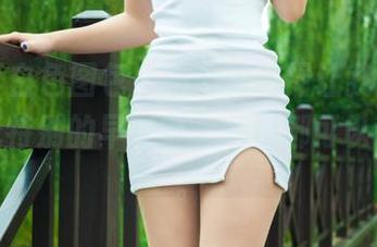 丽柜 – 白色图包，心心的选择让我想起那顿毫无特别的早午餐，一切都可以很简单。