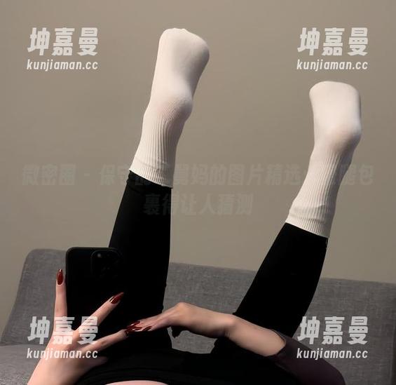 微密圈 - 保守的二舅妈的图片精选：蜜腿包裹得让人猜测