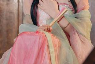 咬一口兔娘帮豌豆公主搞定花房全集，原图也太让人意想不到了吧！