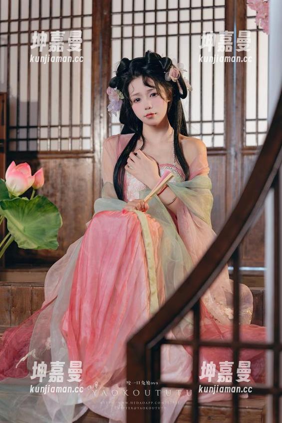 咬一口兔娘帮豌豆公主搞定花房全集，原图也太让人意想不到了吧！