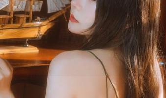 潮流就在这里！最新原图，坏露露香宝的阳台封面霸屏。