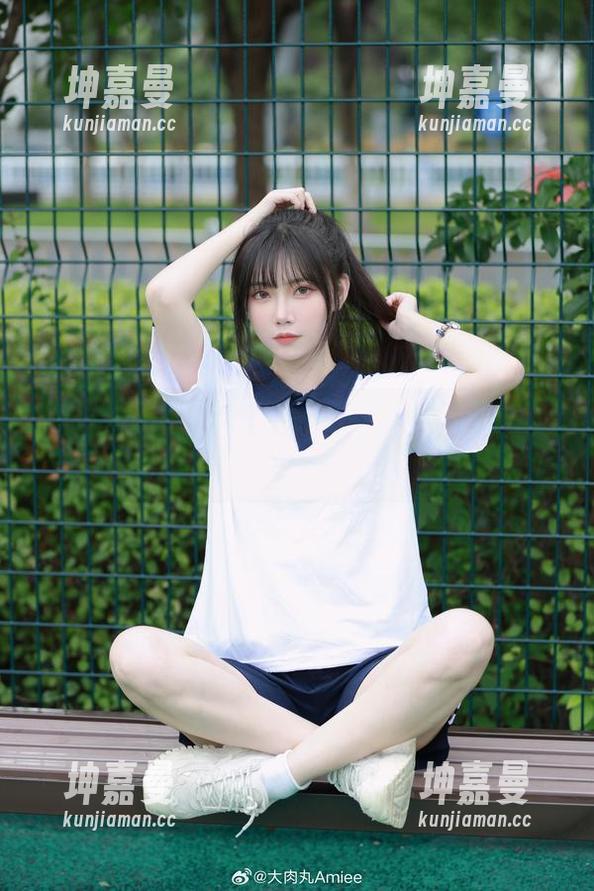 大肉丸Amiee 窥探大肉丸Amiee的高跟鞋cos,更新换代好像没那么复杂嘛~