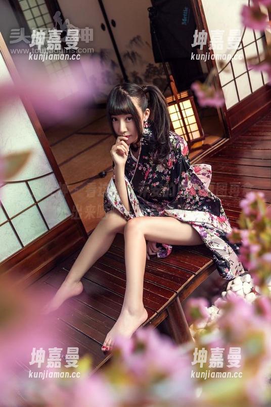 头条女神 - 看这张，乔安的自拍原图再拿出来晒晒，不畏寒风！