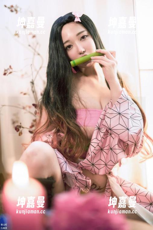 孙乐乐(손예은)的复古游戏女孩美图，怀旧感满满，配色让我想起小时候的像素游戏…