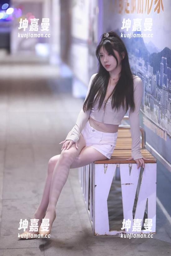 小女巫露娜的肉丝作品集，真是让人眼前一亮的最新力作。