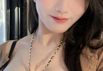微密圈 – 黑丝写真中的小玉吃果冻：每一张图片都是一场情绪的交锋