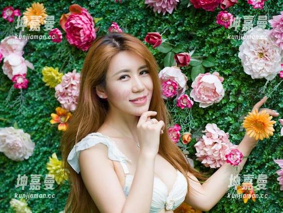 尤物馆 - 美图里的温心怡，腿长得像是走错片场的模特儿。
