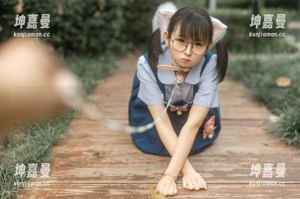 幼水铃衣 私房无底线:双人校服,幼水铃衣表现太让人眼前一亮了吧
