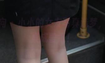 异思趣向 – 小小的女友写真造梦，立马上桌成壁纸！