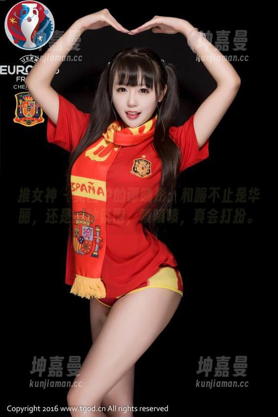 推女神-谭晓彤 推女神 - 美图中的谭晓彤:和服不止是华丽,还是一种氛围,啧啧啧,真会打扮。