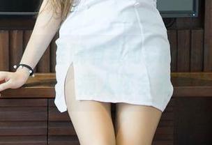 推女神 – 如果医院有黄可christine护士这样的美图，病人还会去复诊吗？
