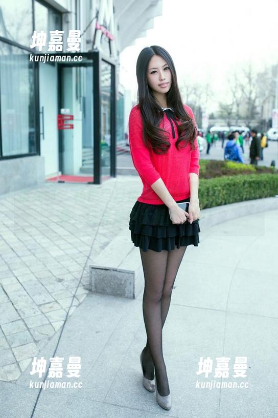 推女郎 - 杨伊：自信满满的“油亮”写真集，这光泽也太耀眼了吧！