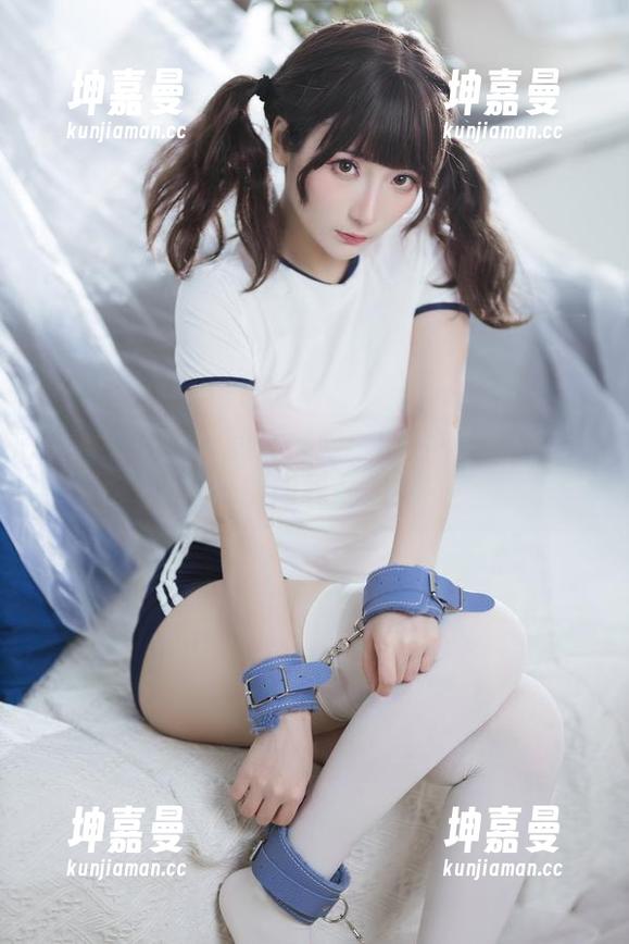 是三不是世w 是三不是世w的体操服:图片中隐藏了多少肌肉线条呢?