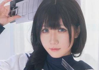 是本末末的路易九世礼服，想必美图在资源上也得绞尽脑汁吧？