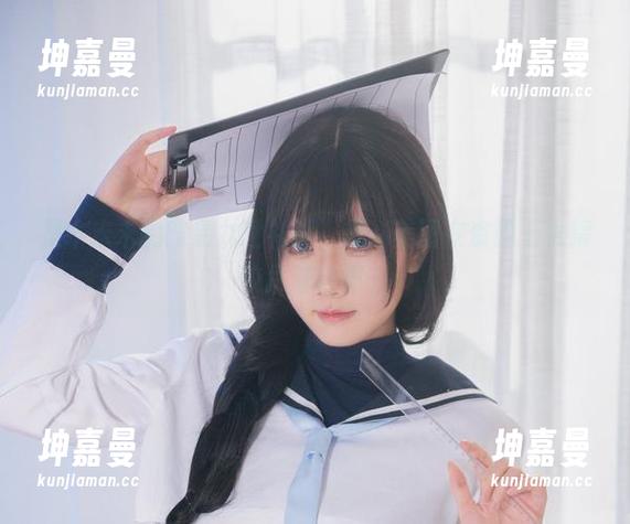 是本末末的路易九世礼服，想必美图在资源上也得绞尽脑汁吧？