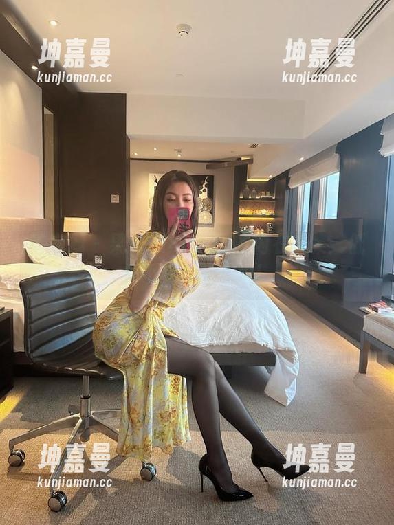 微密圈 - 果儿Victoria的内衣合集：低头不见，抬头见！