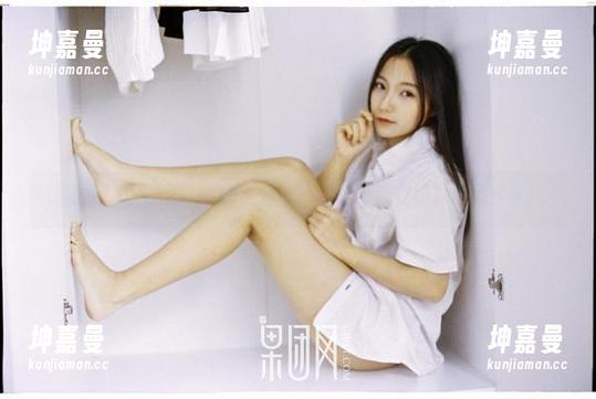 果团网-王语纯 果团网 - 职业装,别具一格——王语纯的在线原图全分享!