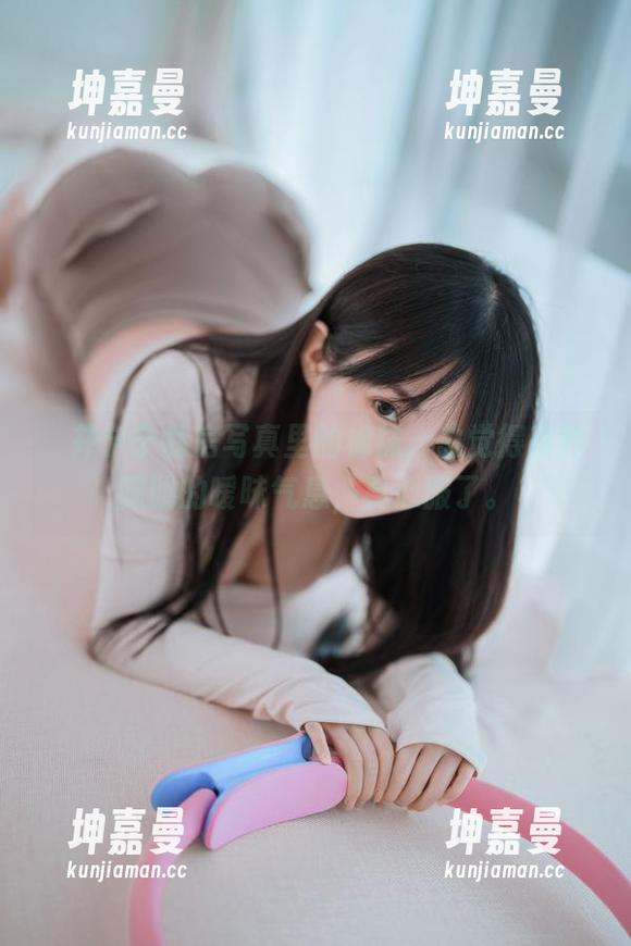 桜井宁宁私房写真里的棉袜，总觉得有种朦胧的暧昧气息，真心服了。
