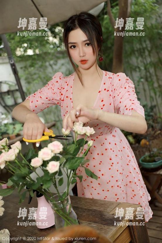 模范学院 - SiByl李思宁的私房瑜伽，轻柔如风却又不乏戏谑气息，约吗？