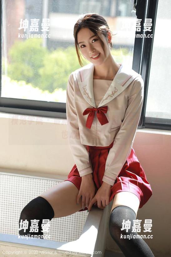 模范学院 - 最新草莓兔兔套图，圣诞老人也心痒难耐！