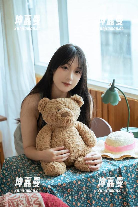 浅安安 平淡无奇的日子,也能被巨峰葡萄点缀——浅安安的图册