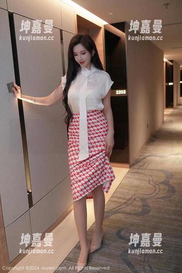 秀人网-小乔babyb 秀人网 - 小乔babyb的粉色时刻合集:你会不会觉得她是不是在床上打过粉?